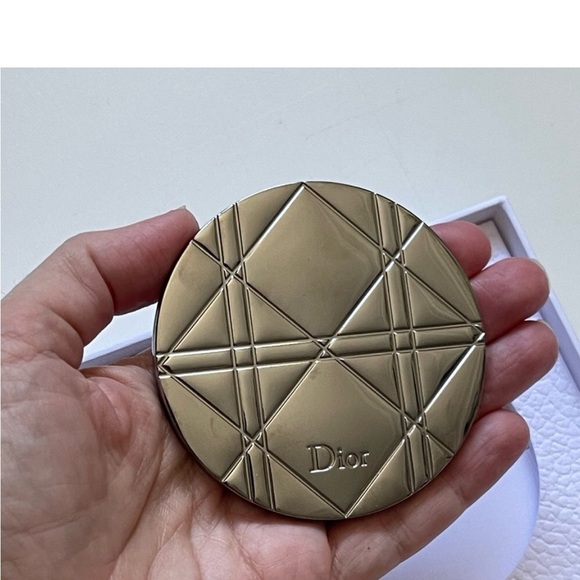 Dior Gold Compact and Black Lipstick Set - Picture 4 of 7